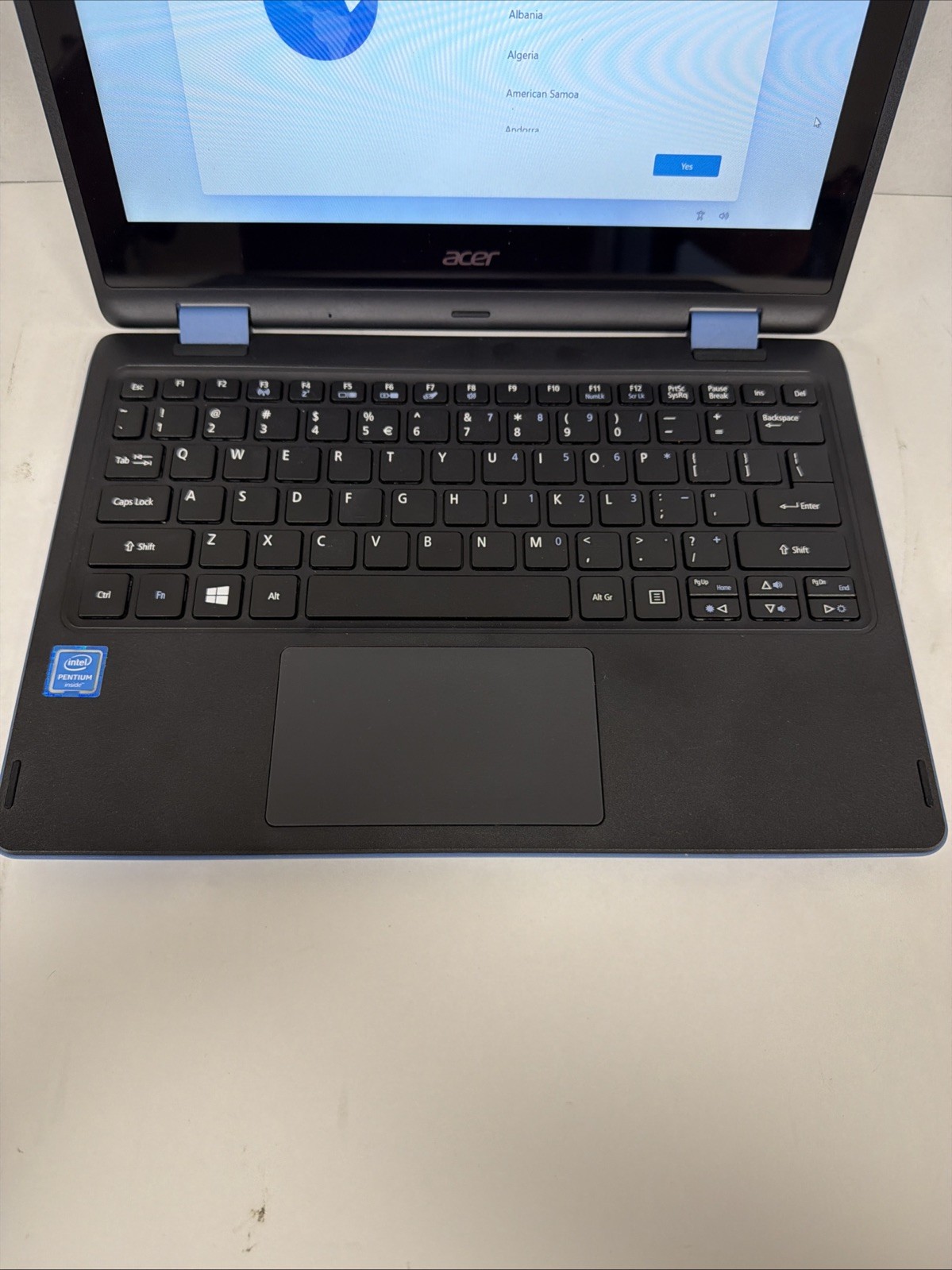 Touchscreen Acer Aspire R3-131T 64GB HDD 4GB RAM Celeron N3710 1.6GHz Win 11