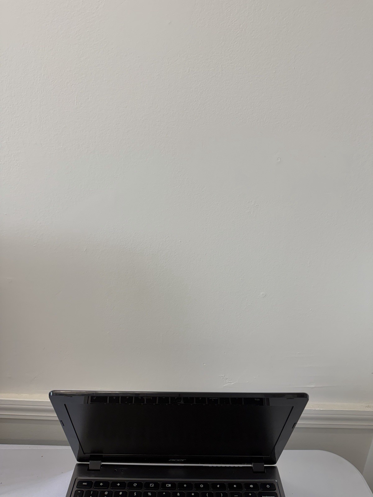 Acer Chromebook C720-2848 Laptop – Screen Leaking Light – Read Des