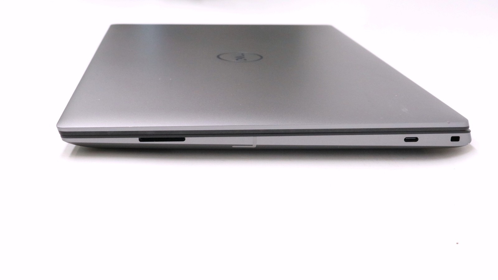 Dell Precision 5690 16″ Ultra 7 165H 32GB 512GB – Excellent READ DESC