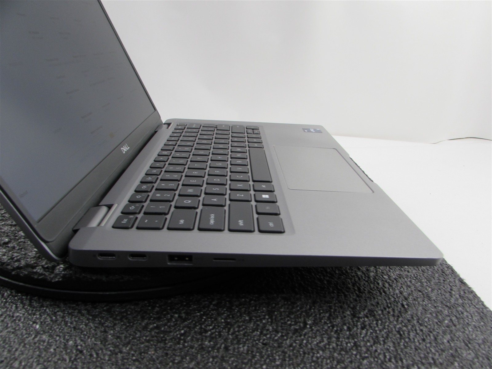 DELL LATITUDE 5330 FHD TOUCHSCREEN I5-1245U 10 CORE 512GB SSD 16GB RAM NO O.S