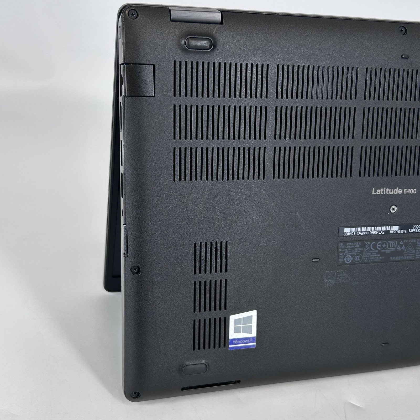Dell Latitude 5400 14 Black HD i7-8665U 1.90GHz 16GB 500GB SSD Good WHITE SPOTS