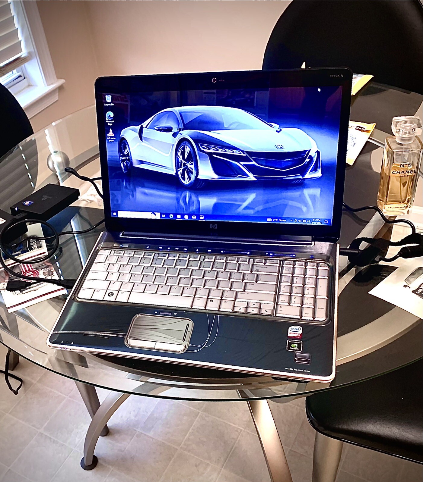 HP HDX 16 laptop