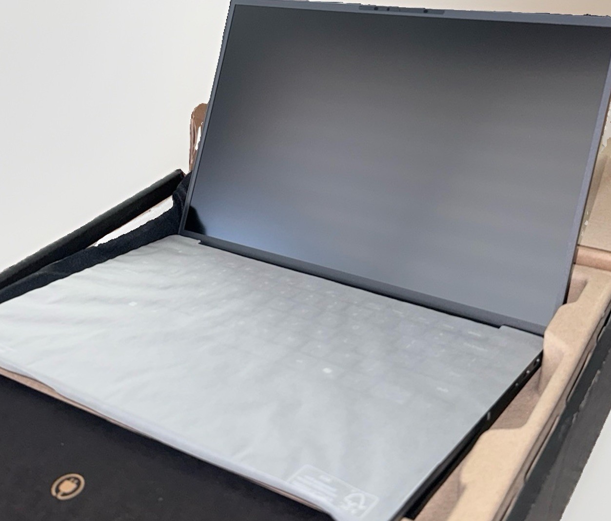 Dell Precision 5490 -3.80 GHz Intel Core 7 Ultra 165H-512GB, 64GB RAM, Win.11pro