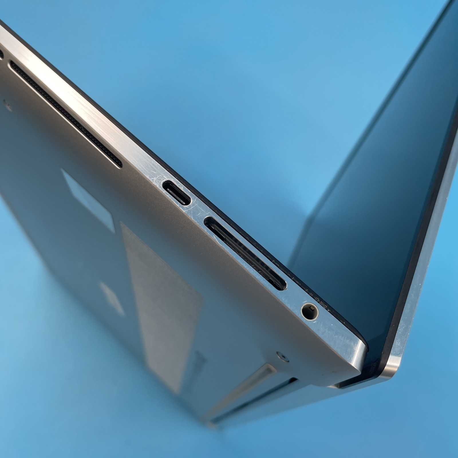 Dell XPS 15 9520 | i9-12900HK | 64GB RAM | 512GB SSD | 3050 Ti | WIN11 PRO | 74%