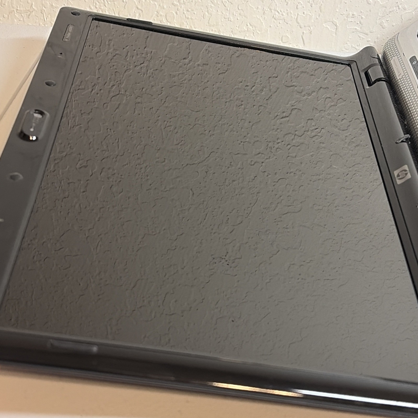 HP Pavilion DV2500 14.1-inch AMD Turion Nvidia Laptop Windows DVD Vista No HDD