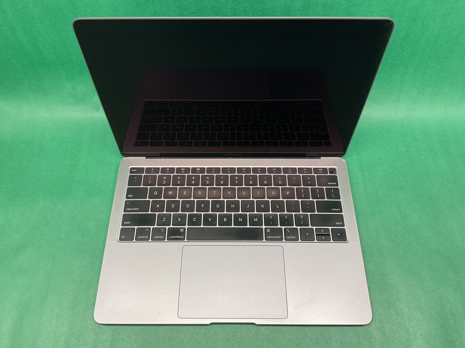Apple MacBook Air A1932 13” Laptop – FOR PARTS – UNTESTED