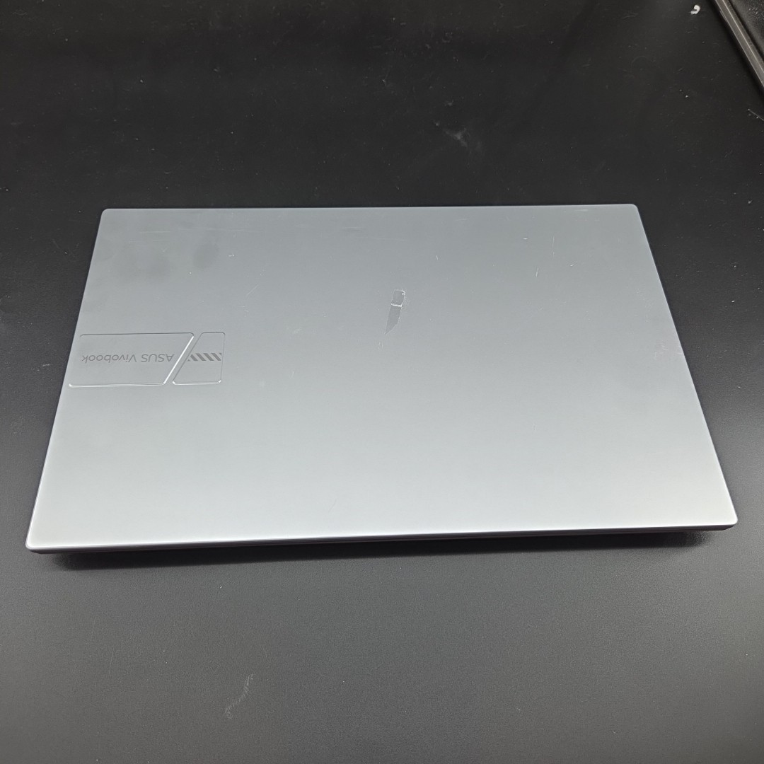 ASUS F1504V VIVOBOOK 15.6 I5-1334u 8GB,RAM 512GB SSD NO CHARGER (EFC)