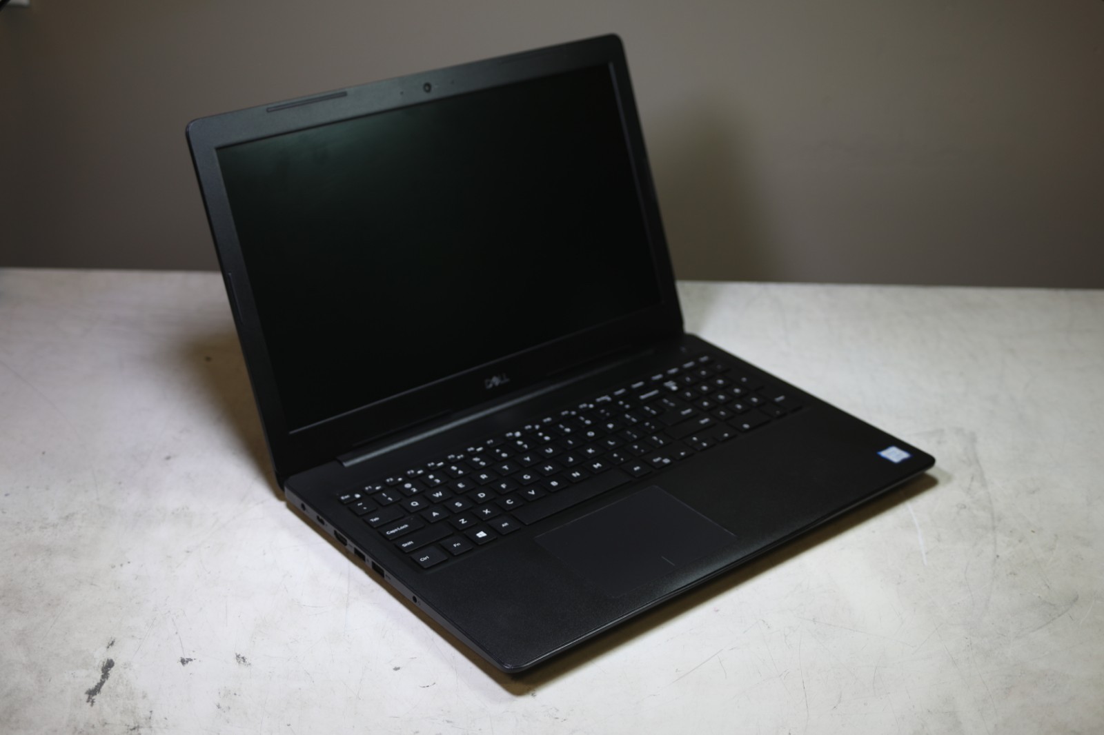 Latitude 3590 Intel(R) Core(TM) i5-8250U CPU @ 1.60GHz-8GB RAM-500GB HDD-NO OS