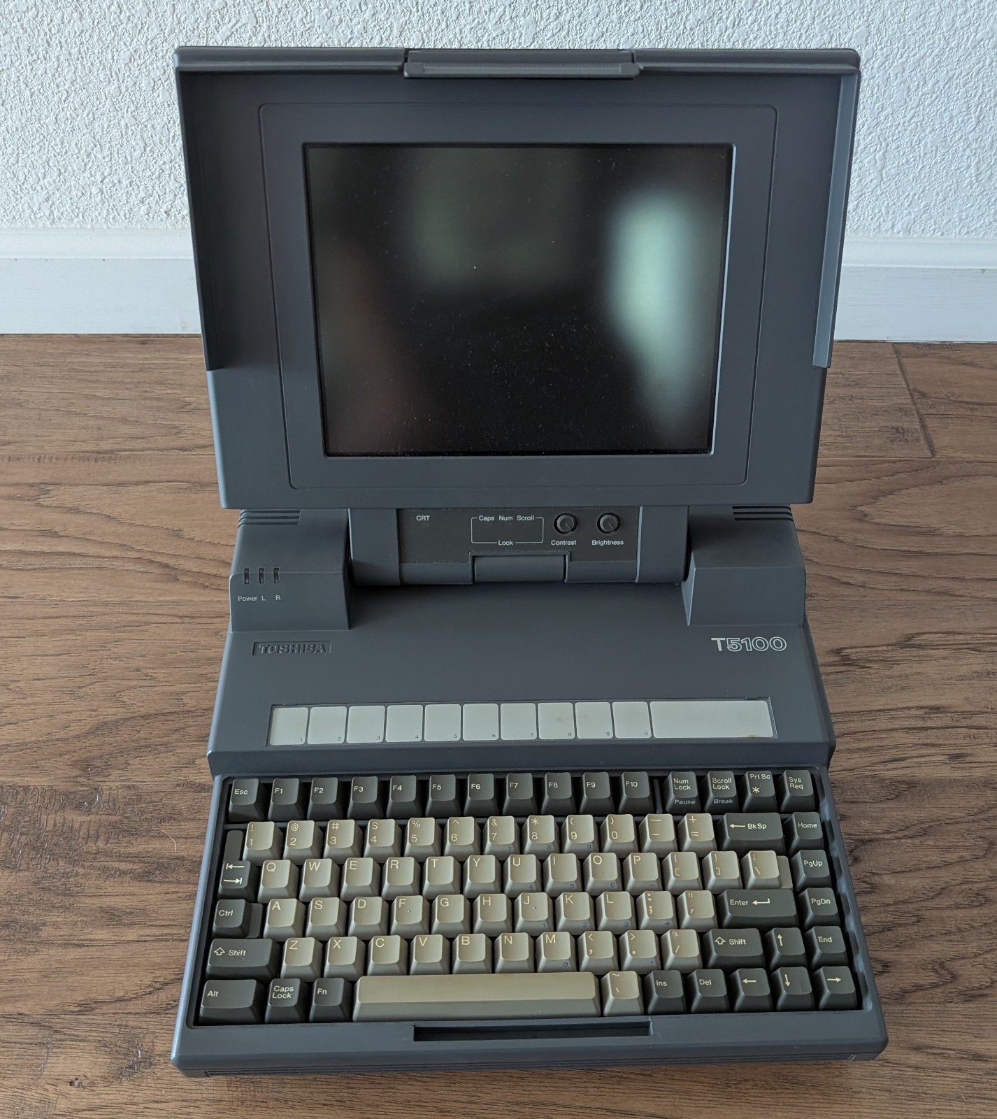 Toshiba T5100 vintage laptop PA8040U – for parts
