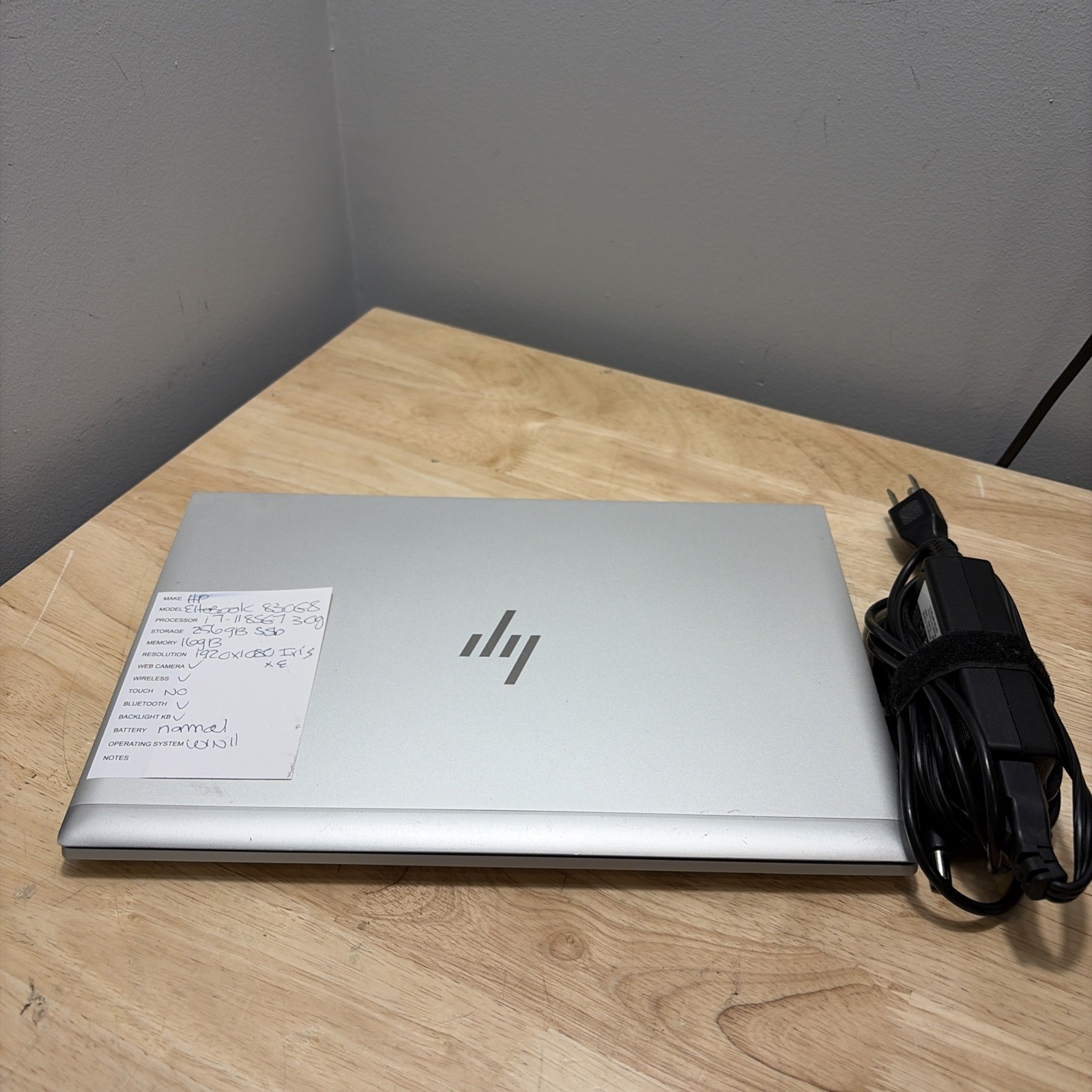 HP Elitebook 830 G8 Core i7-1185G7 3.0GHZ 16GB 256GB, WCam, WiFi W11 & Cord