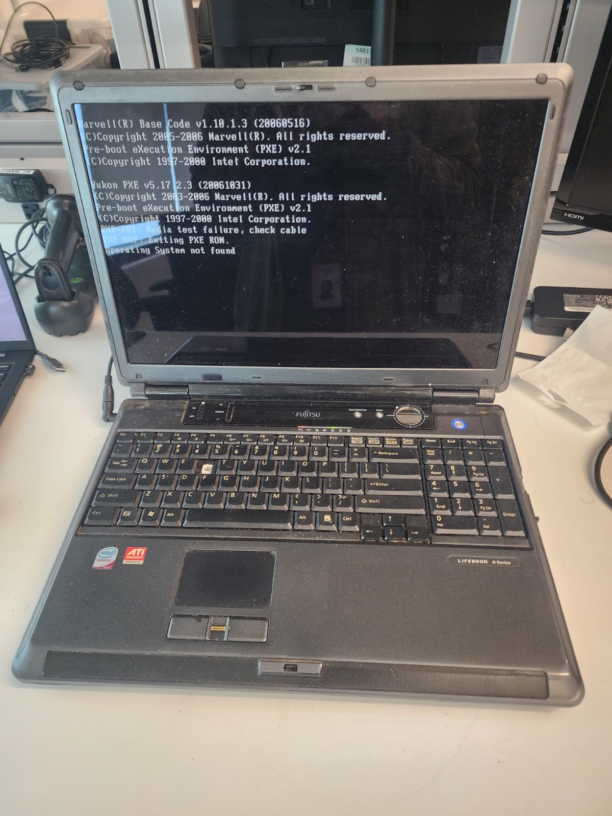 fujitsu lifebook n6470 n series Laptop Core 2 Duo T8300@2.40ghz 3gb Ram