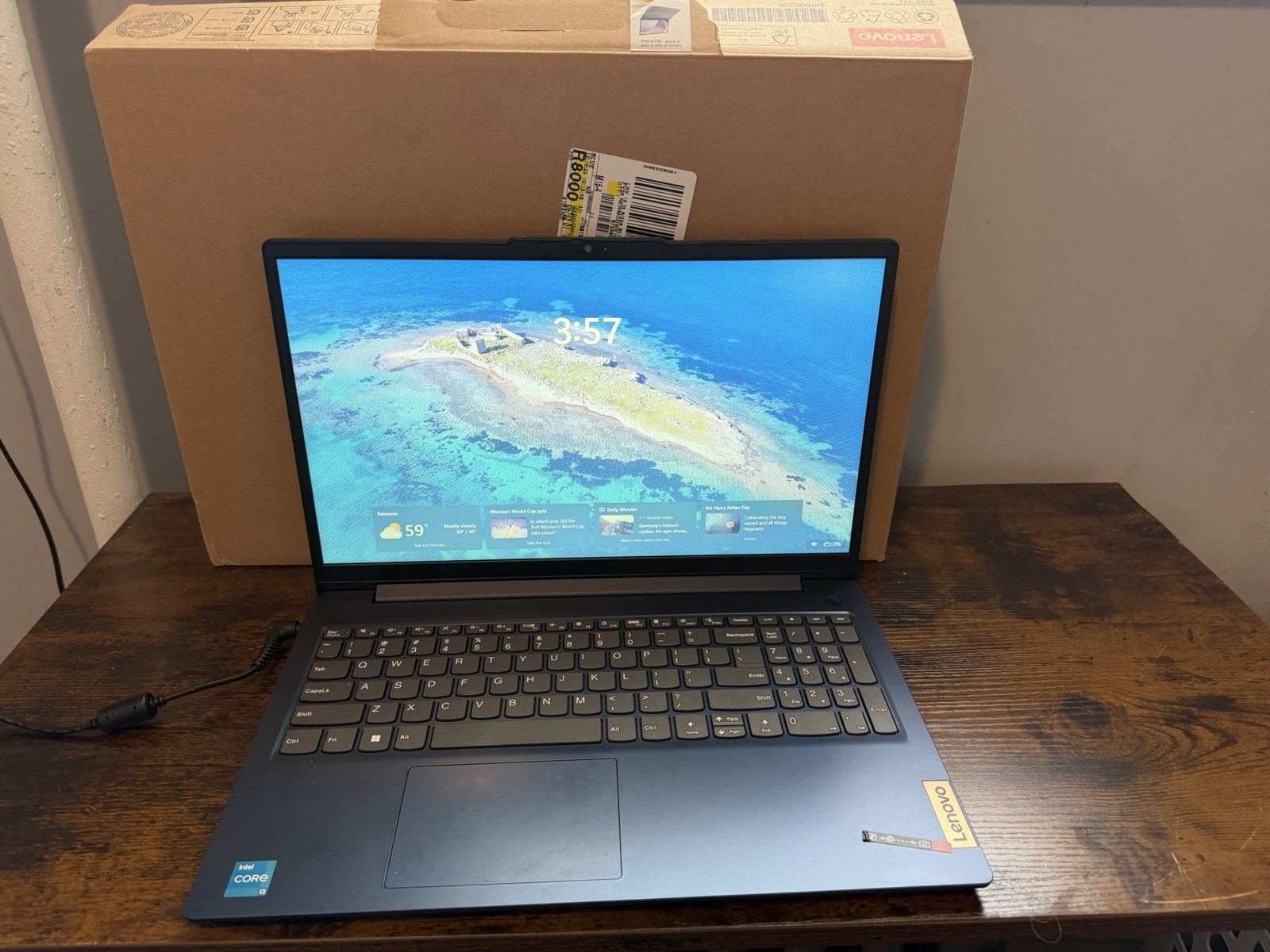 Lenovo IP Slim 3i 15.6″ Notebook Intel i3 8GB 256GB SSD Windows 11 Abyss Blue