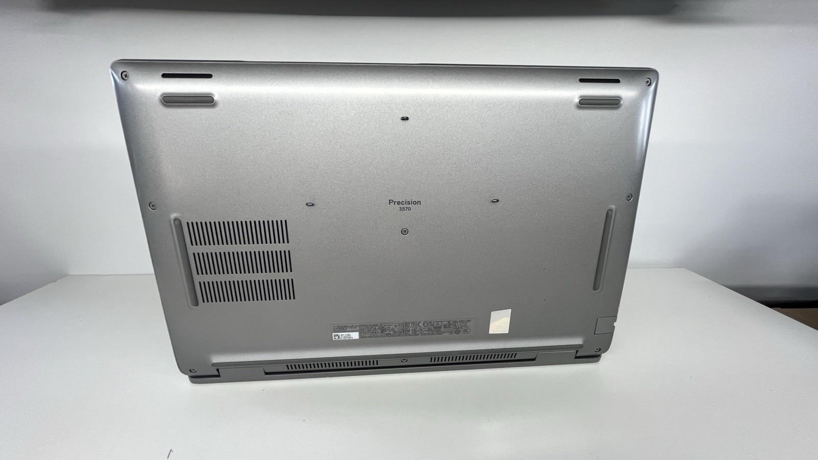 Dell Precision 3570 | i5-1235U | 512 NVME | 16GB DDR4 | Win 11 Pro | Intel Iris