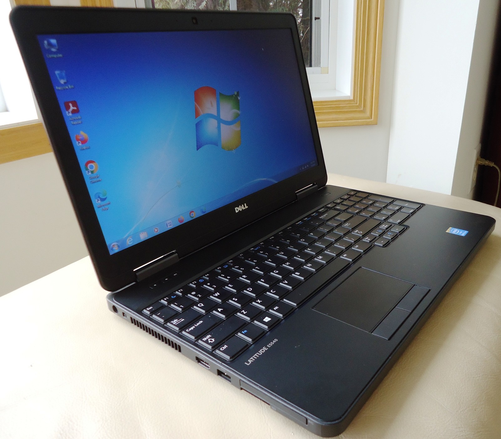 DELL LATITUDE E5540 Core i5-4200U 1.60GHz 500GB 8GB WINDOWS 7 Pro MS Office