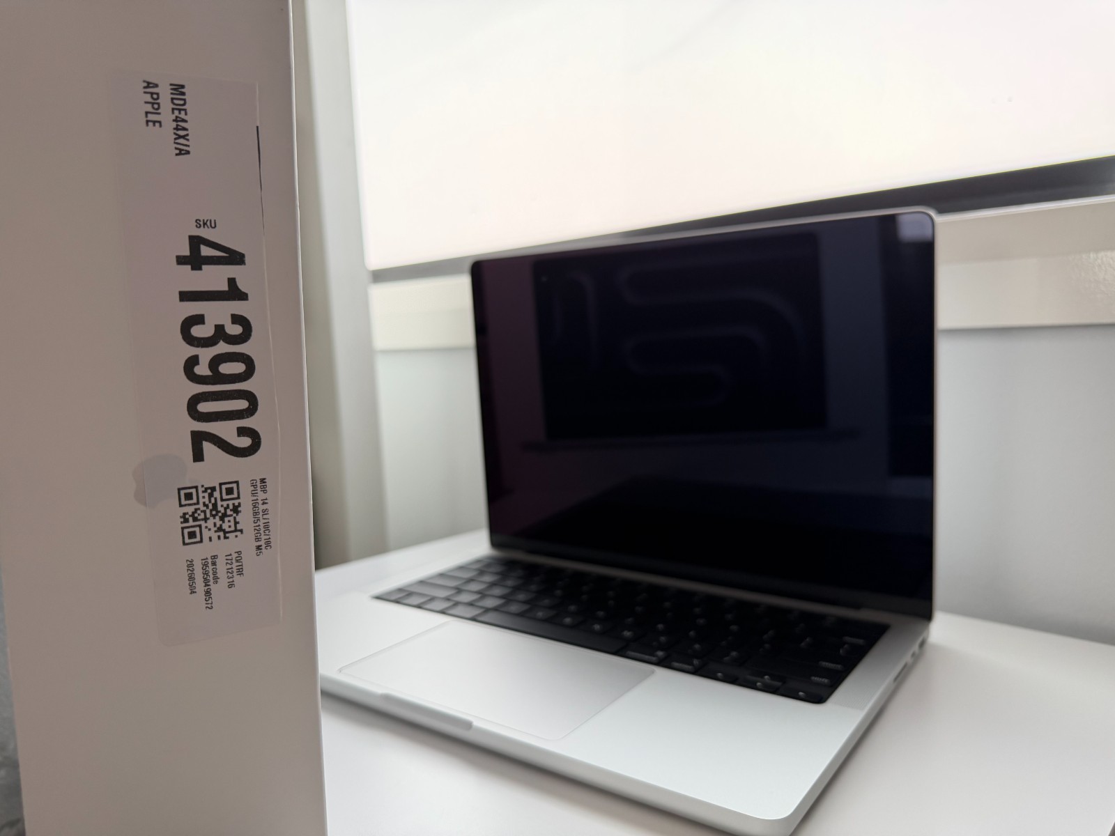 Apple MacBook Pro 14 inch M5 Pro Chip 2025 SSD 512GB Storage 16GB RAM + Warranty