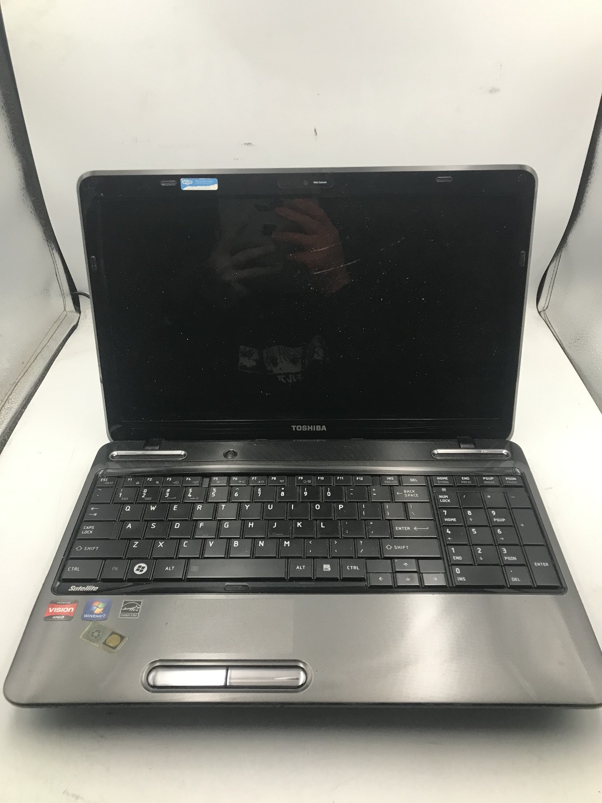TOSHIBA SATELLITE L655D S5159 – FOR PARTS/REPAIR – AMD PHENOM II – NO RAM – BB