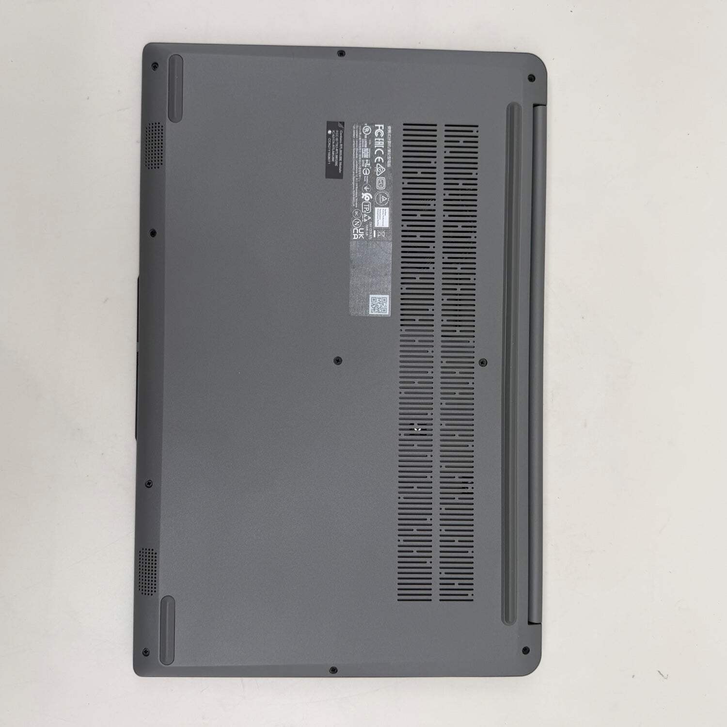 Lenovo IdeaPad 1 15AMN7 15.6″ AMD Athlon silver 7120u 2.4GHz 4GB RAM 128GB SSD