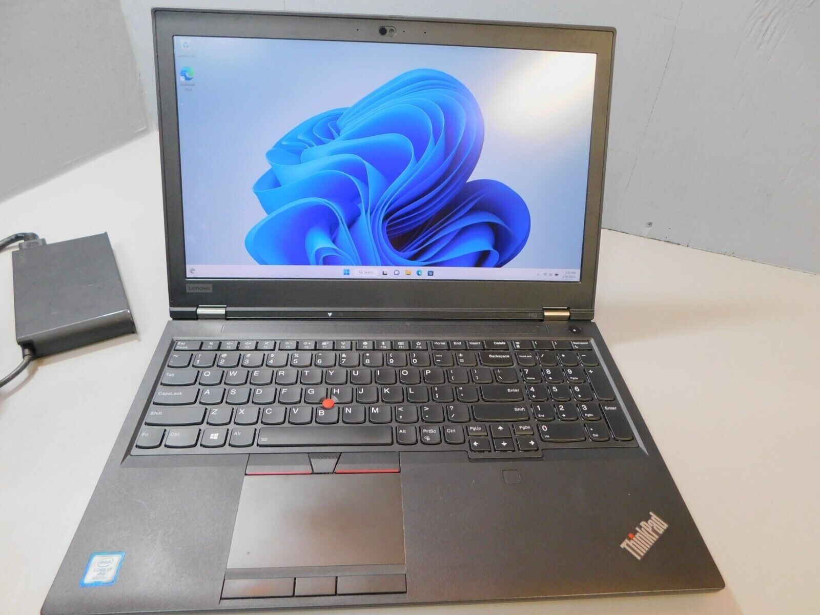 ThinkPad P52 i7-8850H 32GB 512GB NVMe SSD nVidia P1000 Win 11 Office 2021
