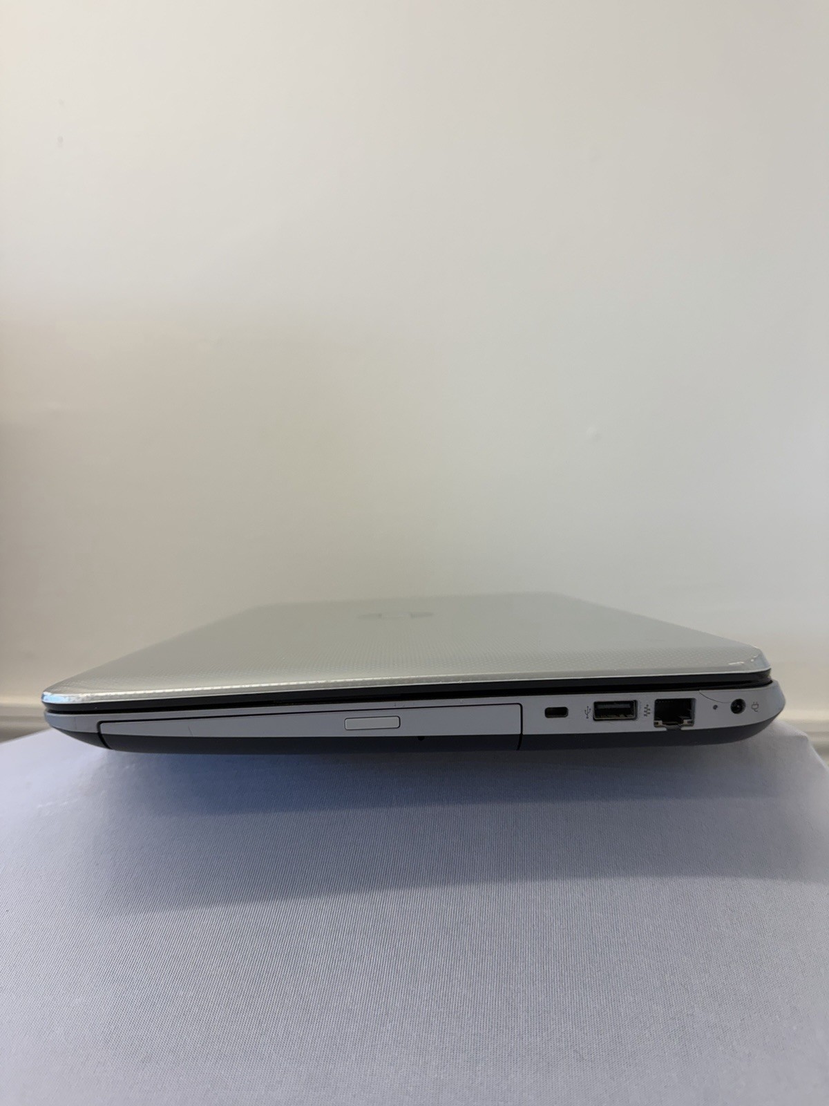 HP Pavillion 15 Laptop – Good Screen – AMD A6-5200 – Read Des