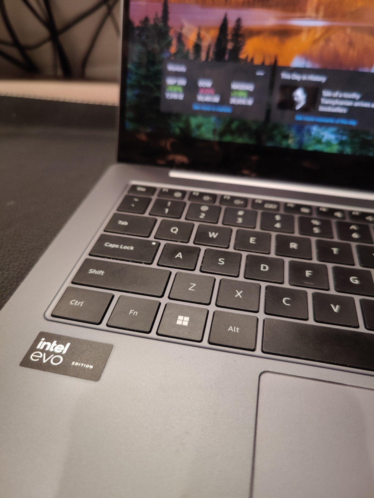LikeNew! Galaxy Book4Pro 14.3in Touchscreen Ultra 18GB Ram, 512GB Window 11