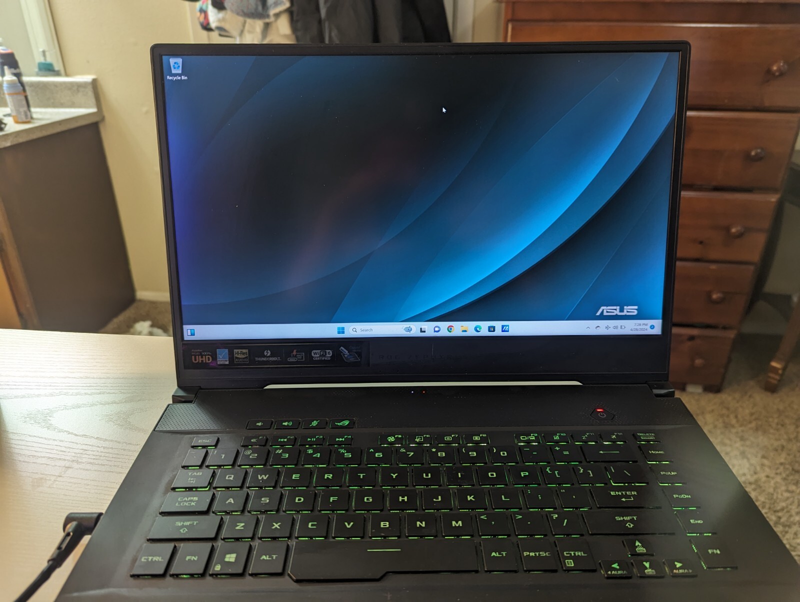 ASUS ROG Zephyrus M15 15.6″ (1TB SSD, Intel i7-10750H, 16 GB RAM) Laptop – Black