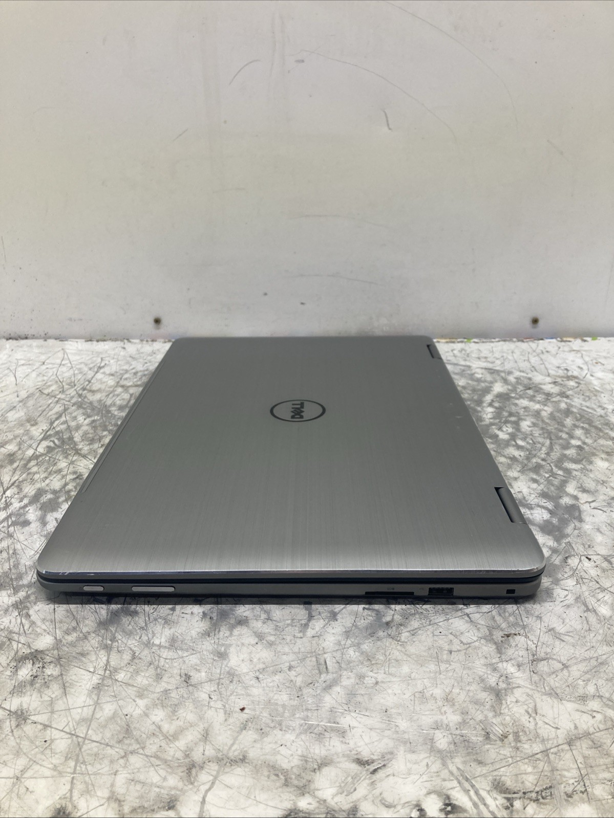 Dell Inspiron 17-7779 i7-7500U 2.70GHz 4GB no HDD Boot to BIOS