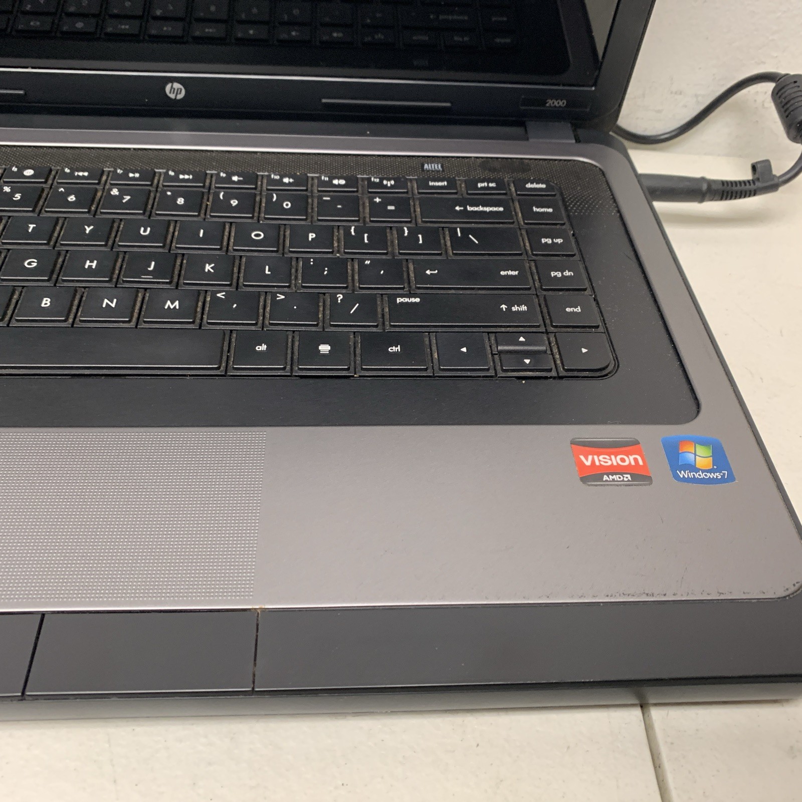 HP 2000 AMD E-300 APU No RAM No HDD for Parts/Repair ~ Read
