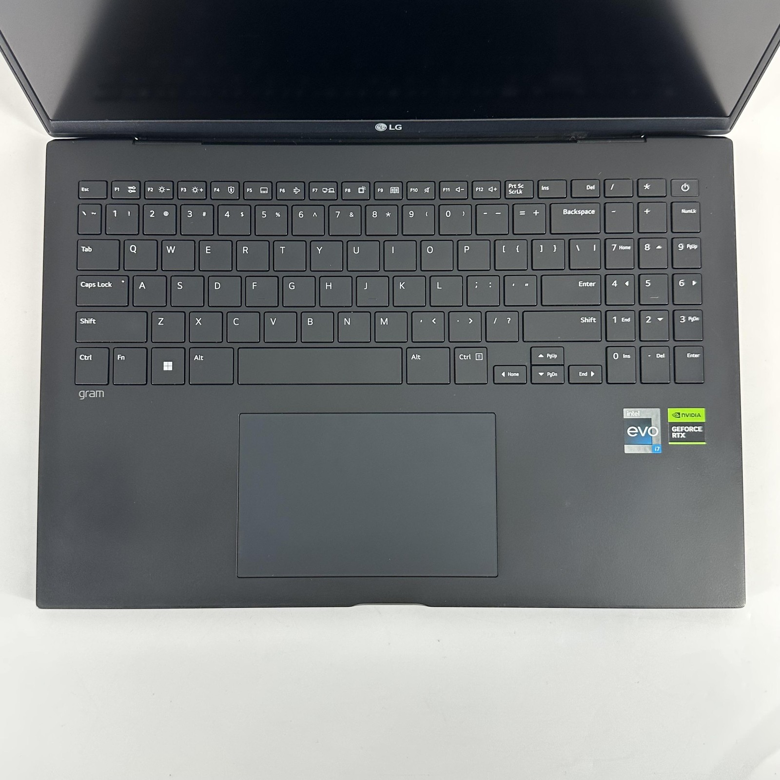 LG Gram 16 Black QHD+ 2.2 GHz i7-1360P 32GB 1TB/1TB NVIDIA RTX 3050 Good