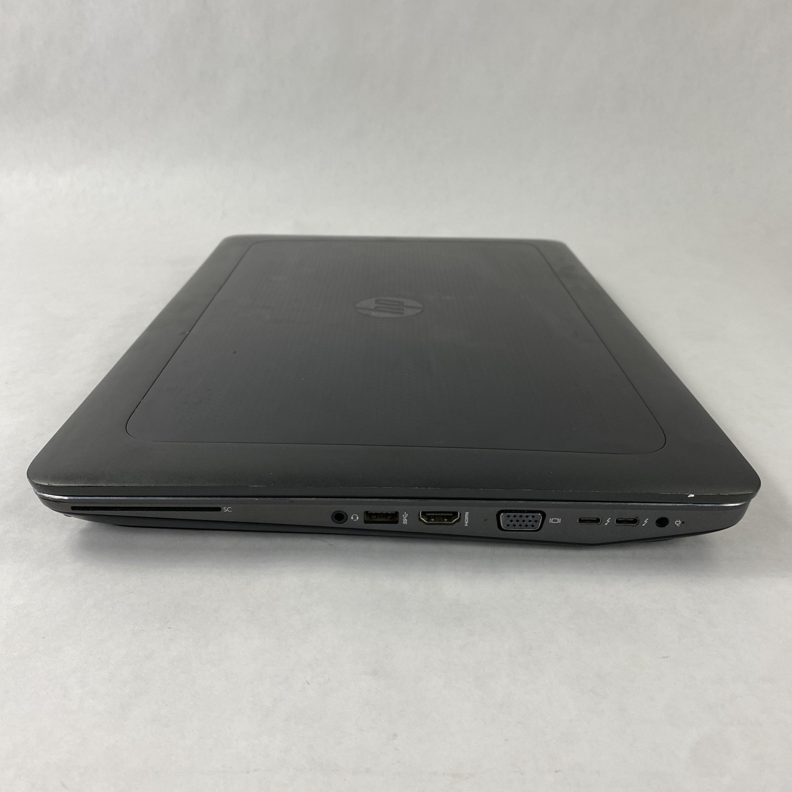 HP ZBook 17 G3 Intel Xeon E3 1535M V5 2.9GHz 16GB RAM 17.3″ No Battery No HDD/OS