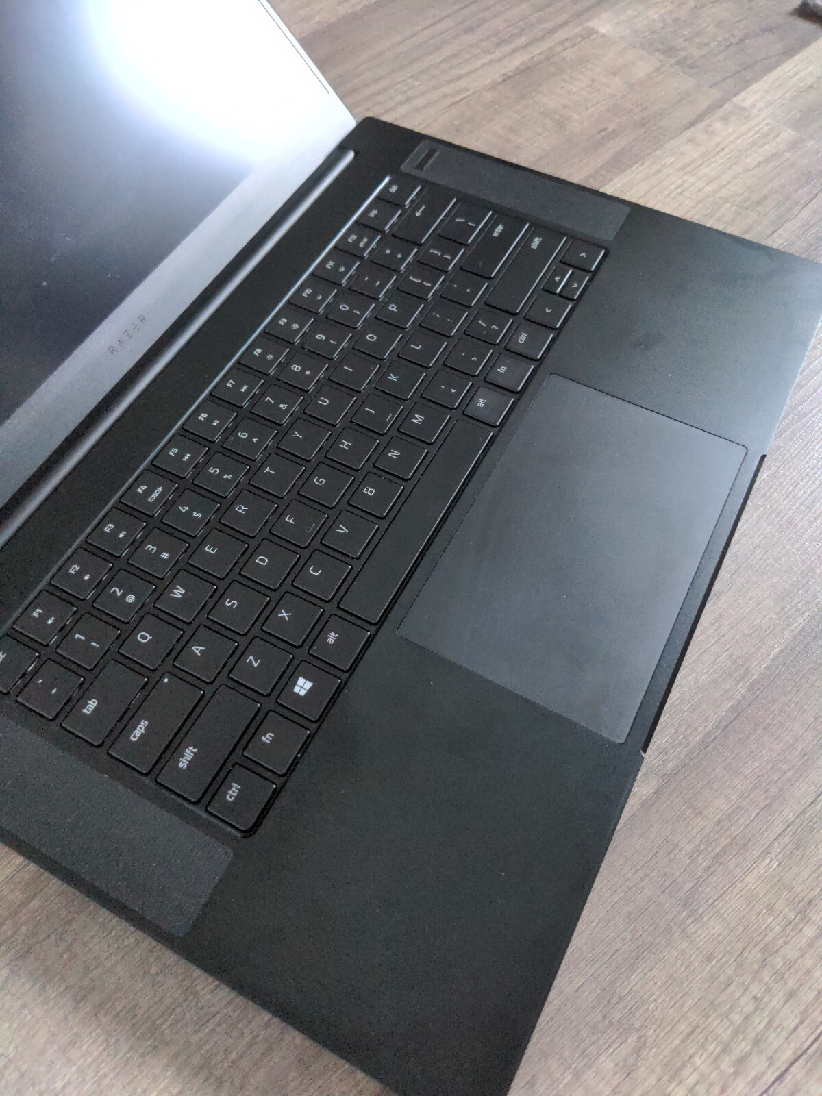 Razer Blade 15.6″ (RTX2060, 256GB SSD, Intel Core i7 10th Gen., 5.00GHz, 16GB)