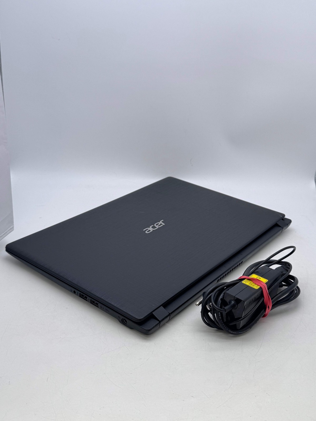 Acer Aspire 3 A315-51 Core i3 7th Gen 4GB RAM 1TB HDD 15.6″ Black For Parts