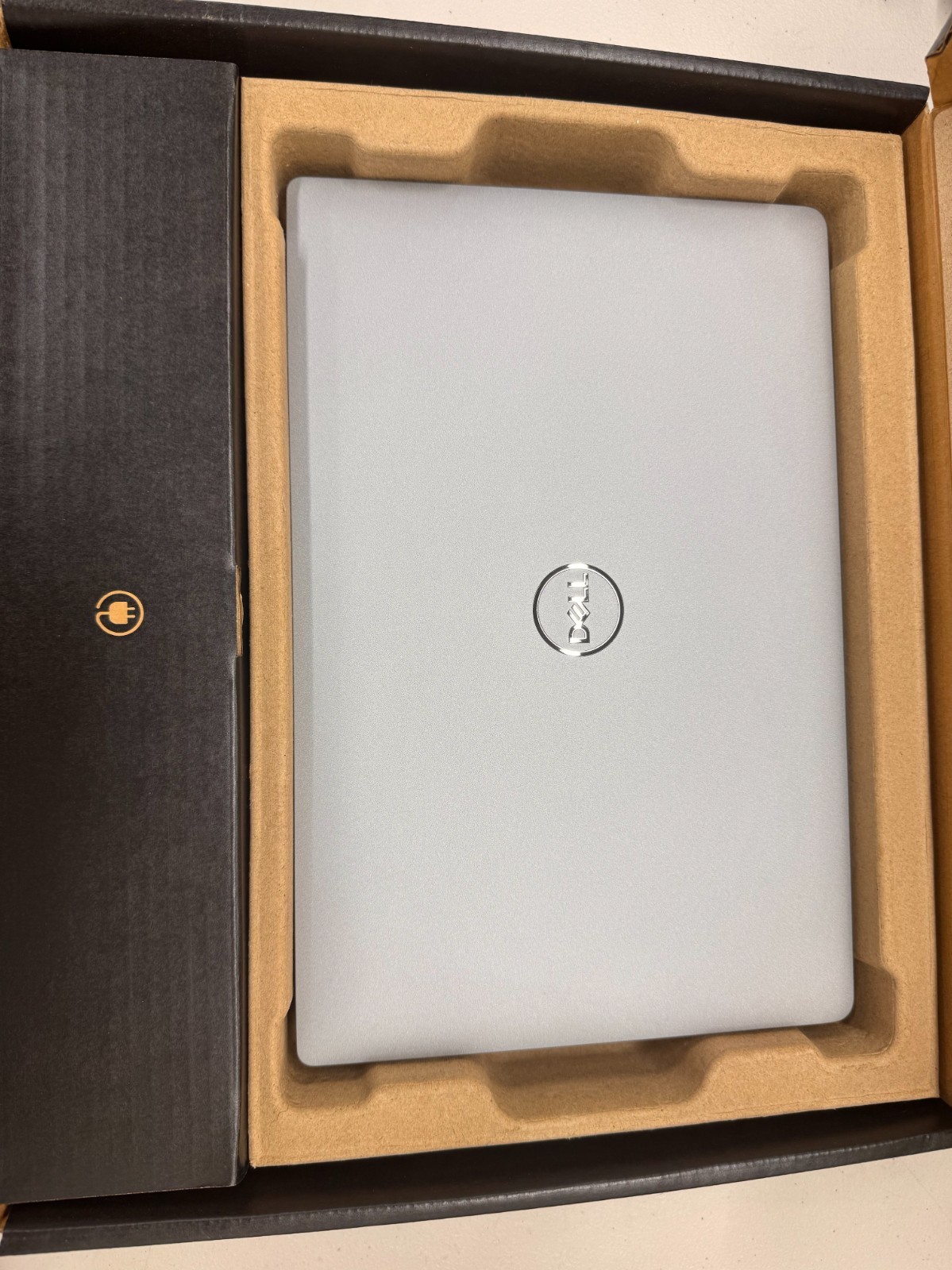Dell Latitude 5430 14″ Intel Core i5-1235U 16GB RAM 512GB SSD Windows 11 Pro