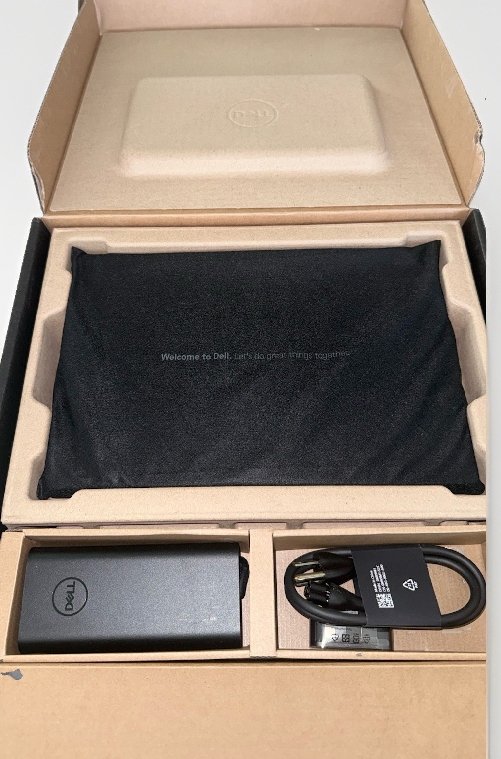Dell Precision 5490 -3.80 GHz Intel Core 7 Ultra 165H-512GB, 64GB RAM, Win.11pro