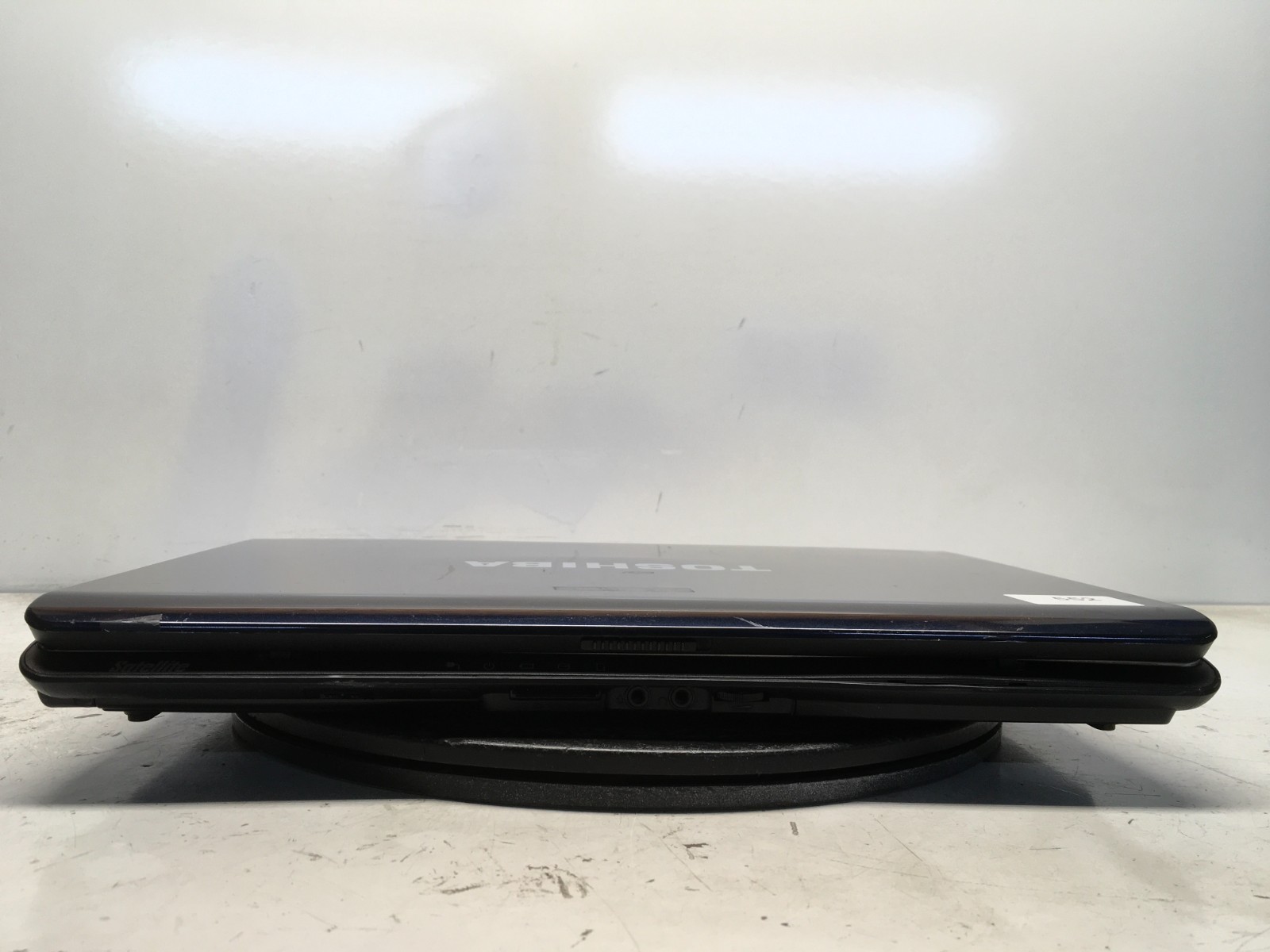 Toshiba Satellite A215-S5848 AMD Turion 64 X2 Dual-Core TL-60 2GHz 2 GB NO HDD