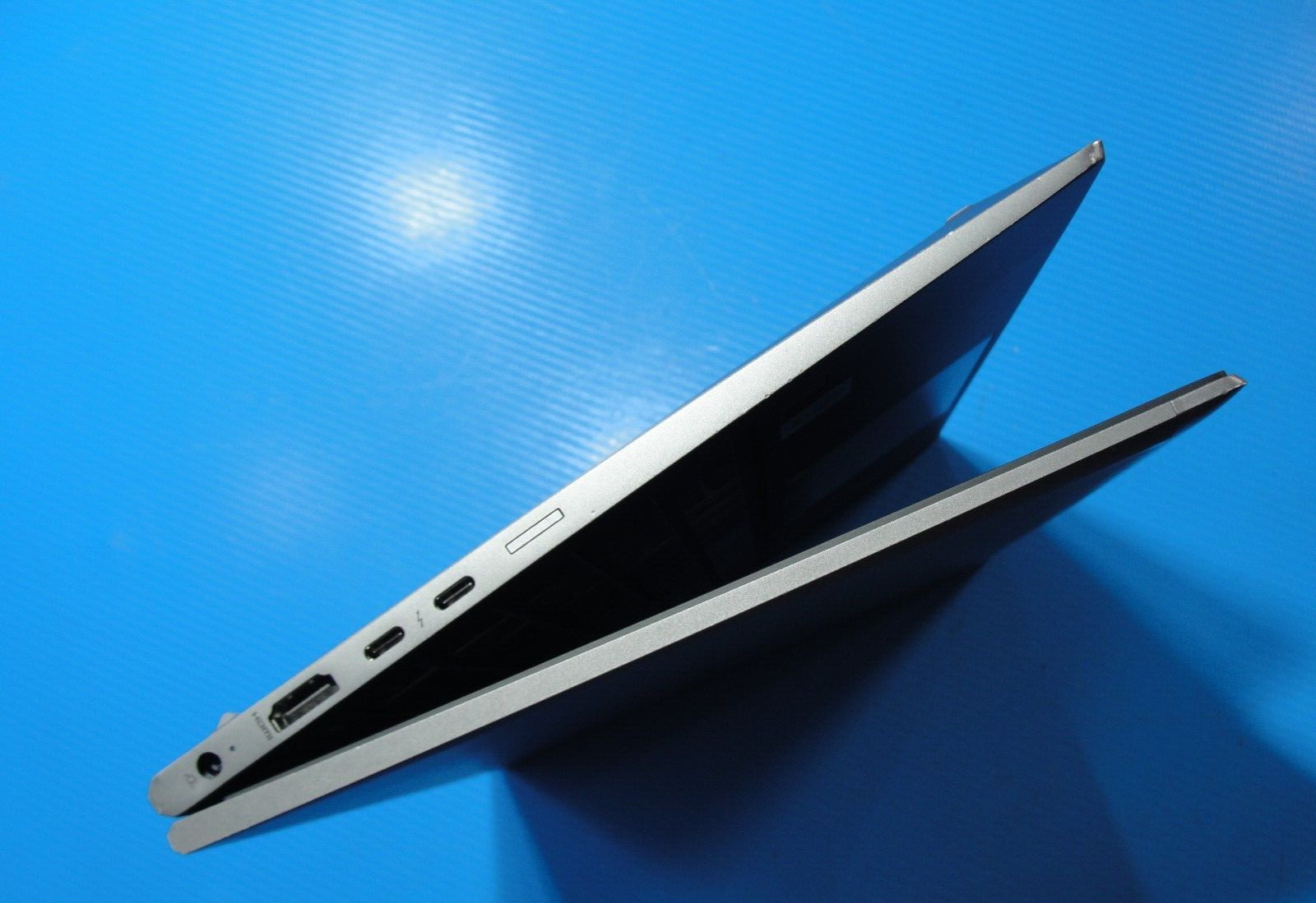 HP ZBook Firefly 14 G7 14″ FHD Intel i5-10310U 1.7GHz 16GB 256GB SSD + Charger