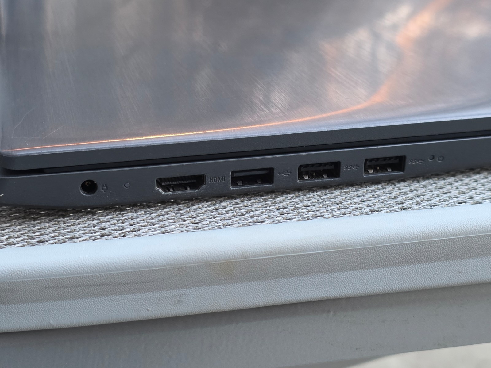 15″ Lenovo V15-IIL 82C5 – i5-1035G1, 8GB, 256GB NVMe M.2 SSD | 1080p Display!!
