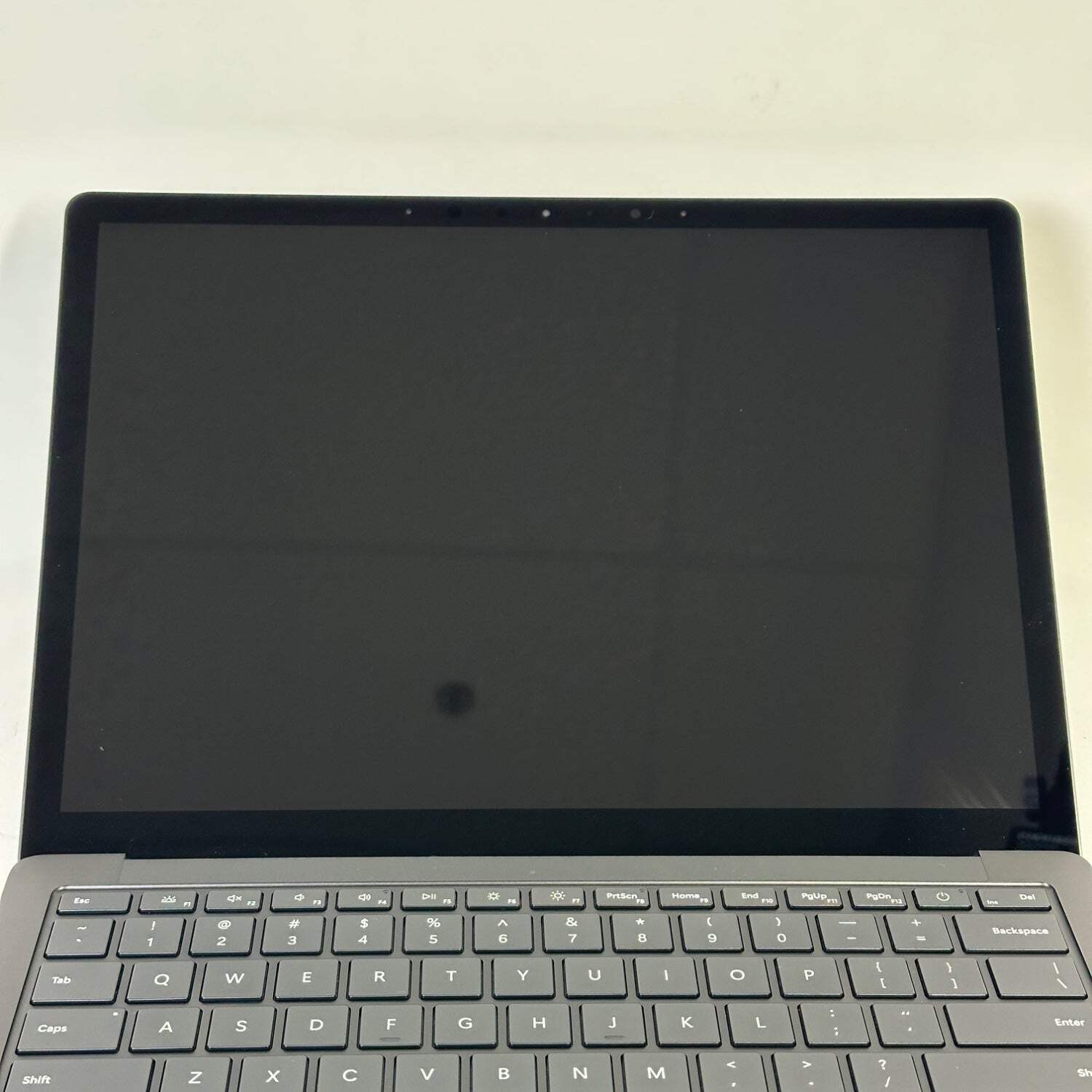 Microsoft Surface Laptop 5 1951 13.5″ i5-1235U 1.3GHz 8GB RAM 512GB SSD