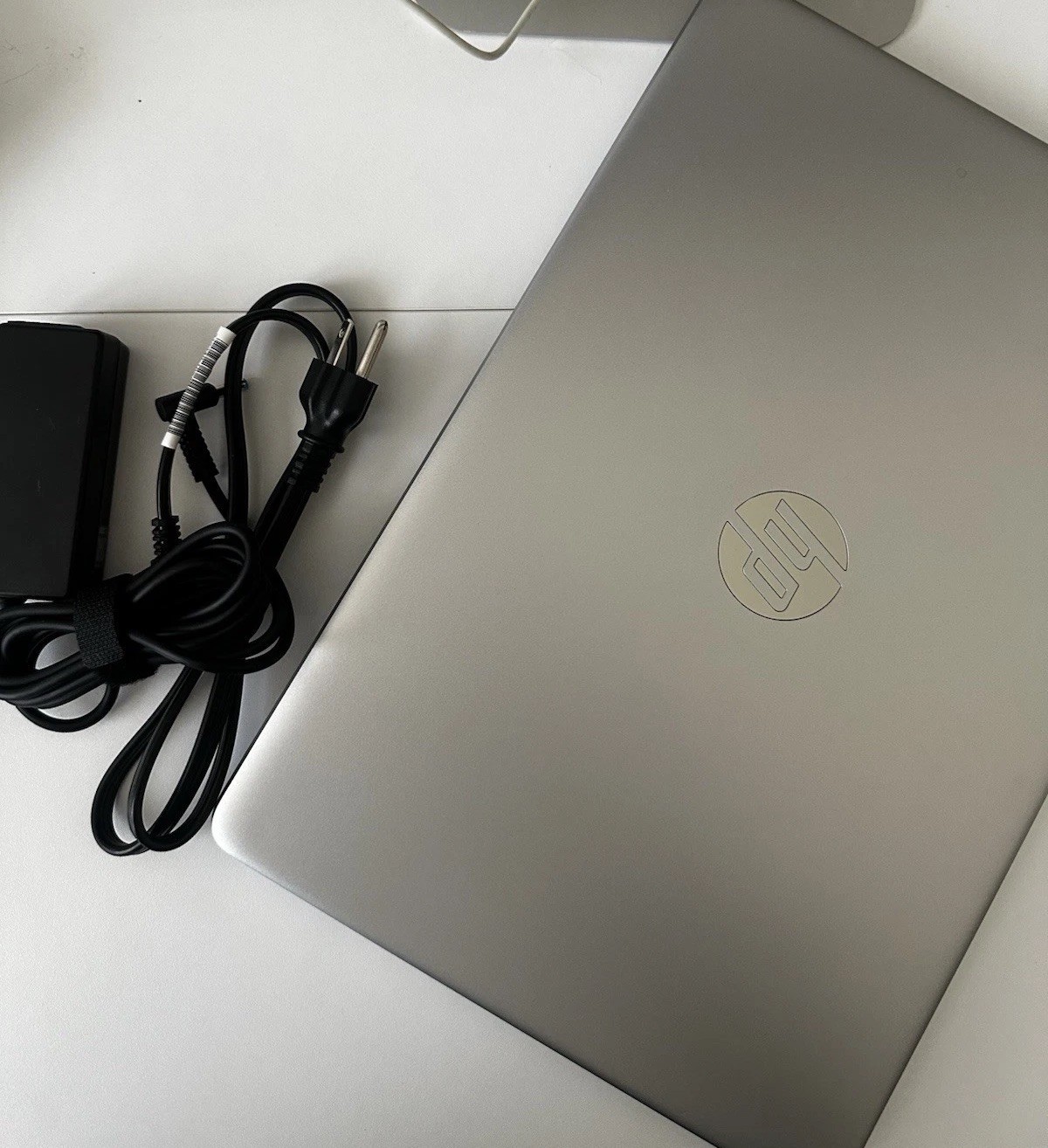 HP 15.6″ (256 GB SSD, Intel Core i3, 4.10 GHz, 8 GB) Laptop-Silver (15-DY2702DX)