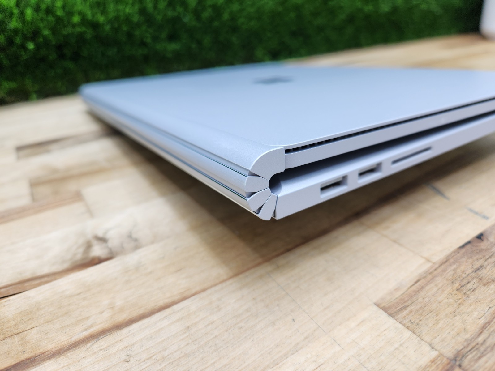 Microsoft Surface Book 2 13.5″ 3K Touch i7-8650U 16GB RAM 512GB SSD GTX 1050 ~