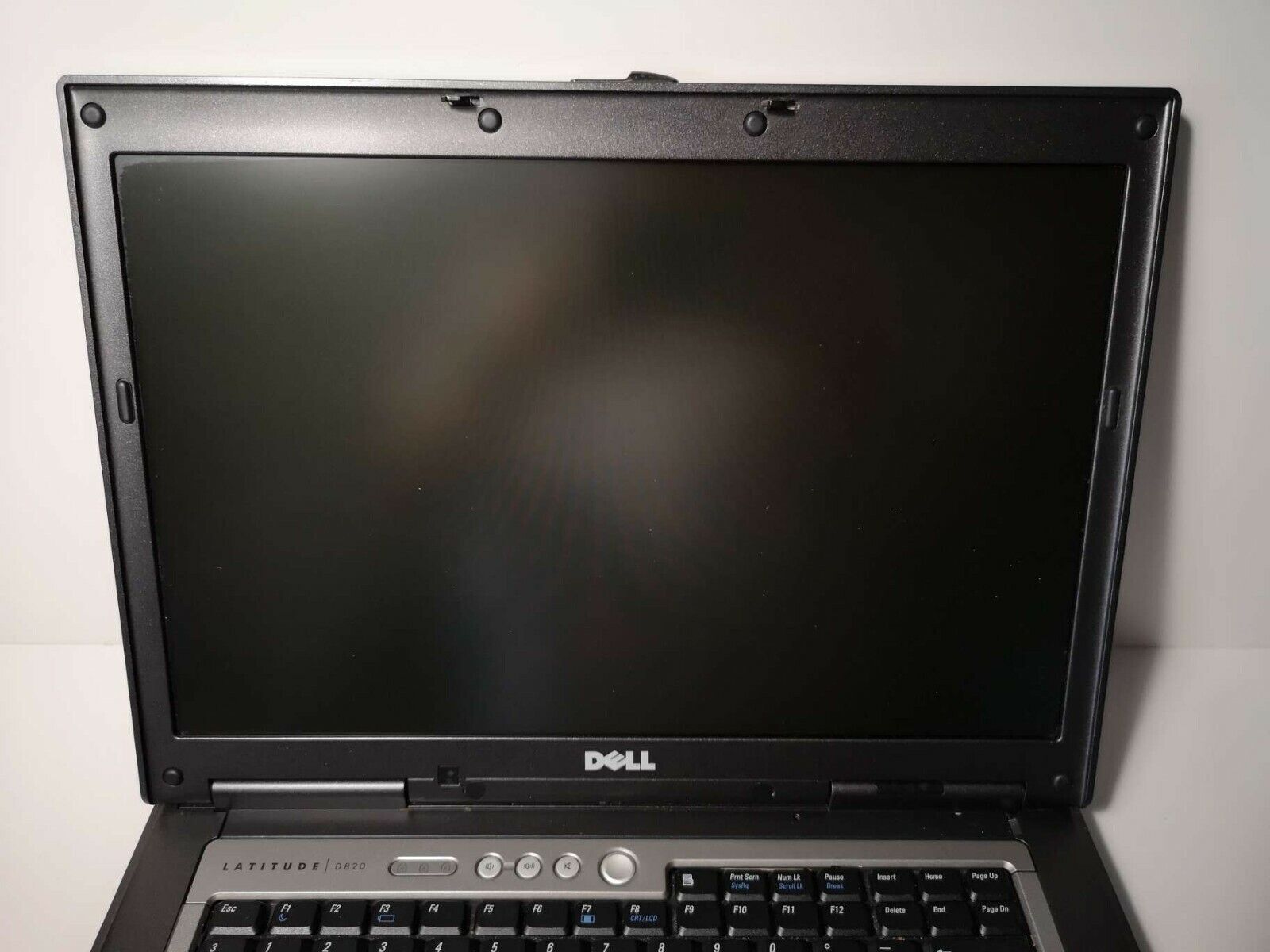 Dell Latitude D820 C2D T7200 2.00Ghz 1280x1024px 2GB/250GB HDD Win 7 Pro