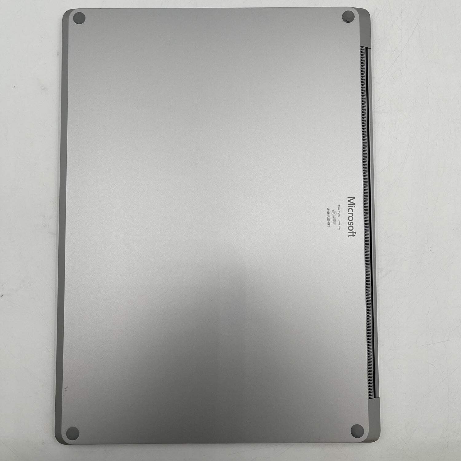 Microsoft Surface Laptop 4 1950 13.5″ i5-1135G7 2.4GHz 512GB SSD