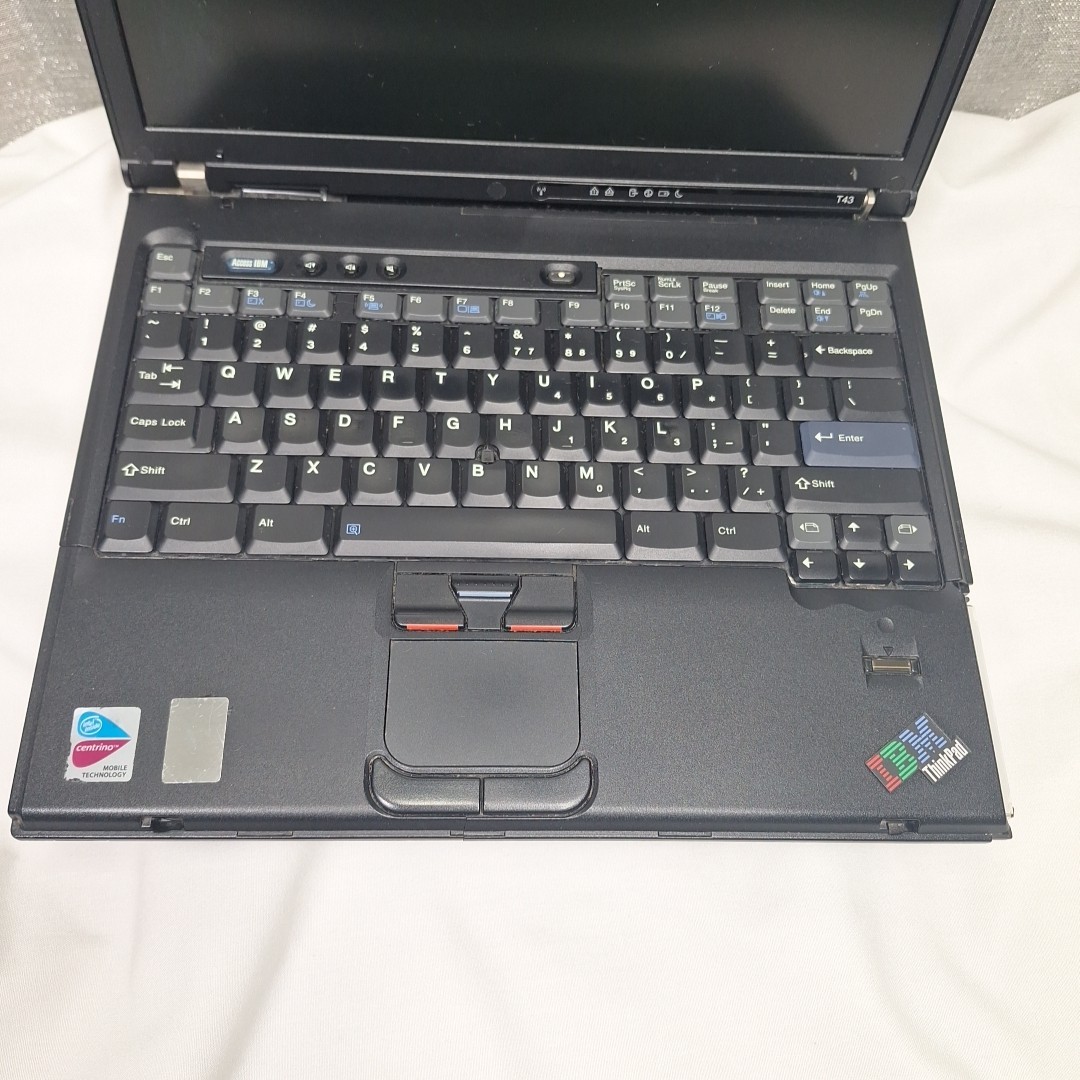 IBM Thinkpad T43 Laptop Powers On – For Parts