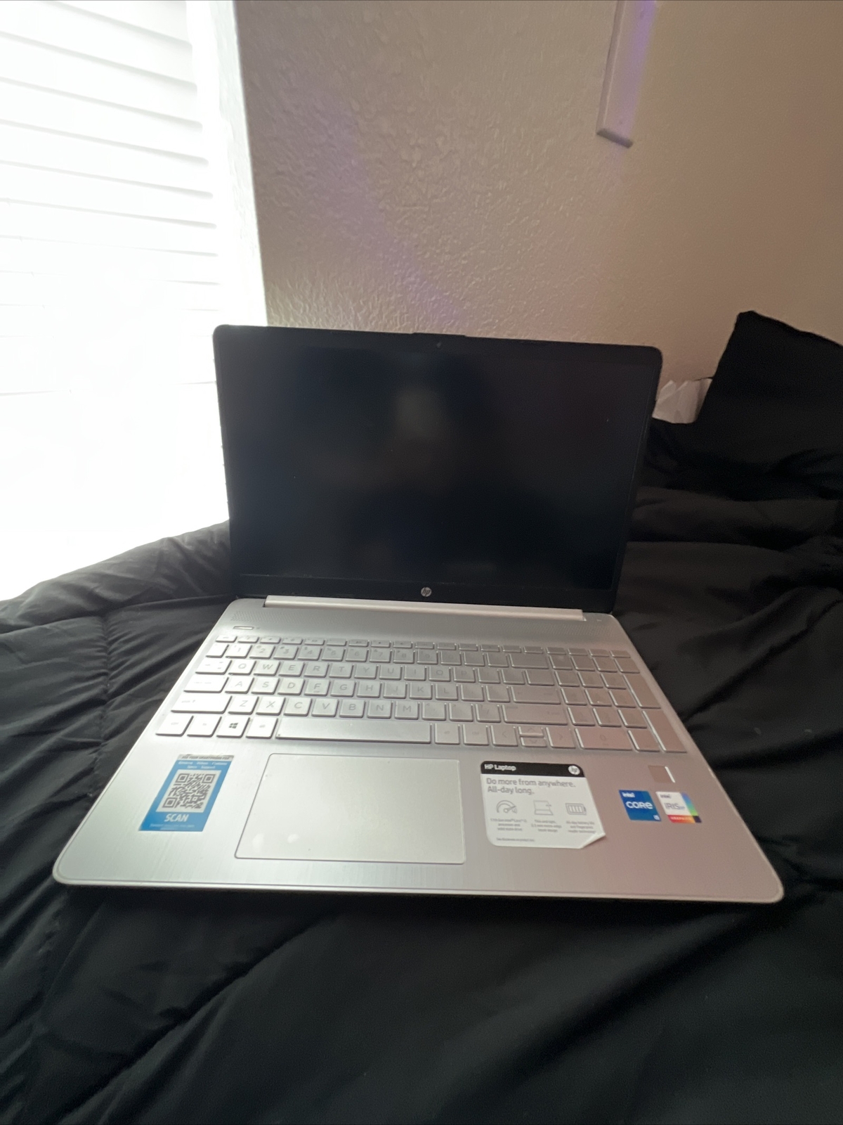 HP 15-dy2093dx 15″ (Intel Core i5-1135G7, 256GB SSD, 8GB RAM) Laptop – Natural