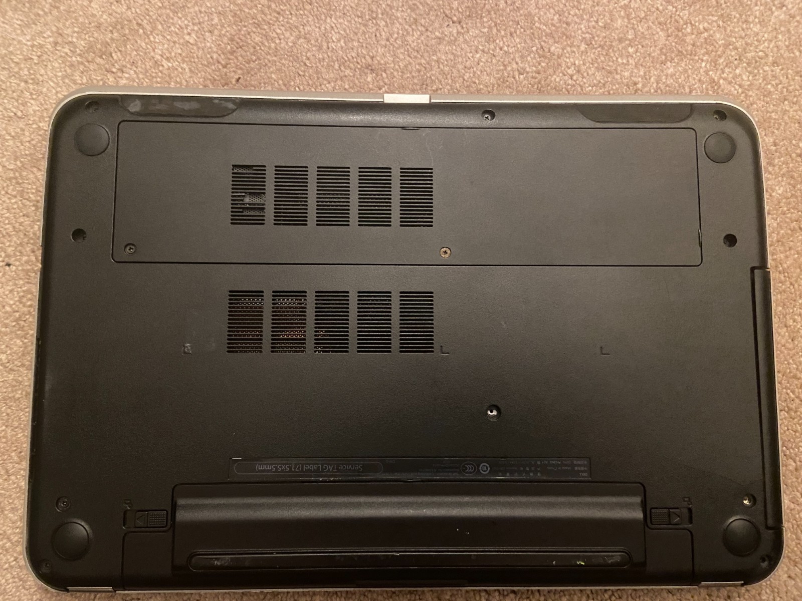 Dell Inspiron 15R-5537 (i5-4300U 256GB SSD 8GB RAM) Linux Mint READ DESCRIPTION