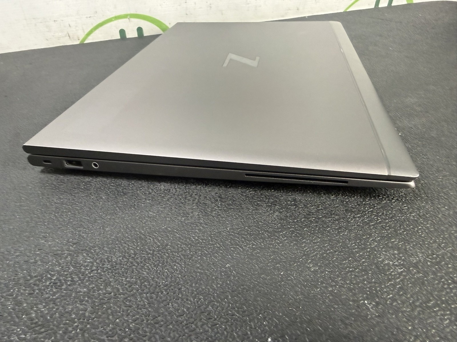 HP ZBook Firefly 15 G8 15.6″ Core i7-1185G7 3.0GHz 16GB DDR4 512GB SSD – READ