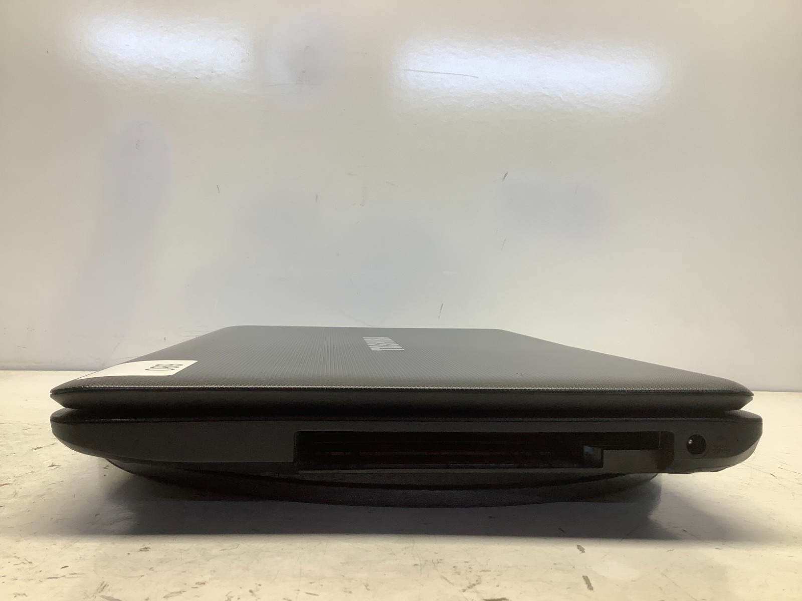 Toshiba Satellite C655D-S5518 AMD E-300 1.3GHz 4 GB NO HDD