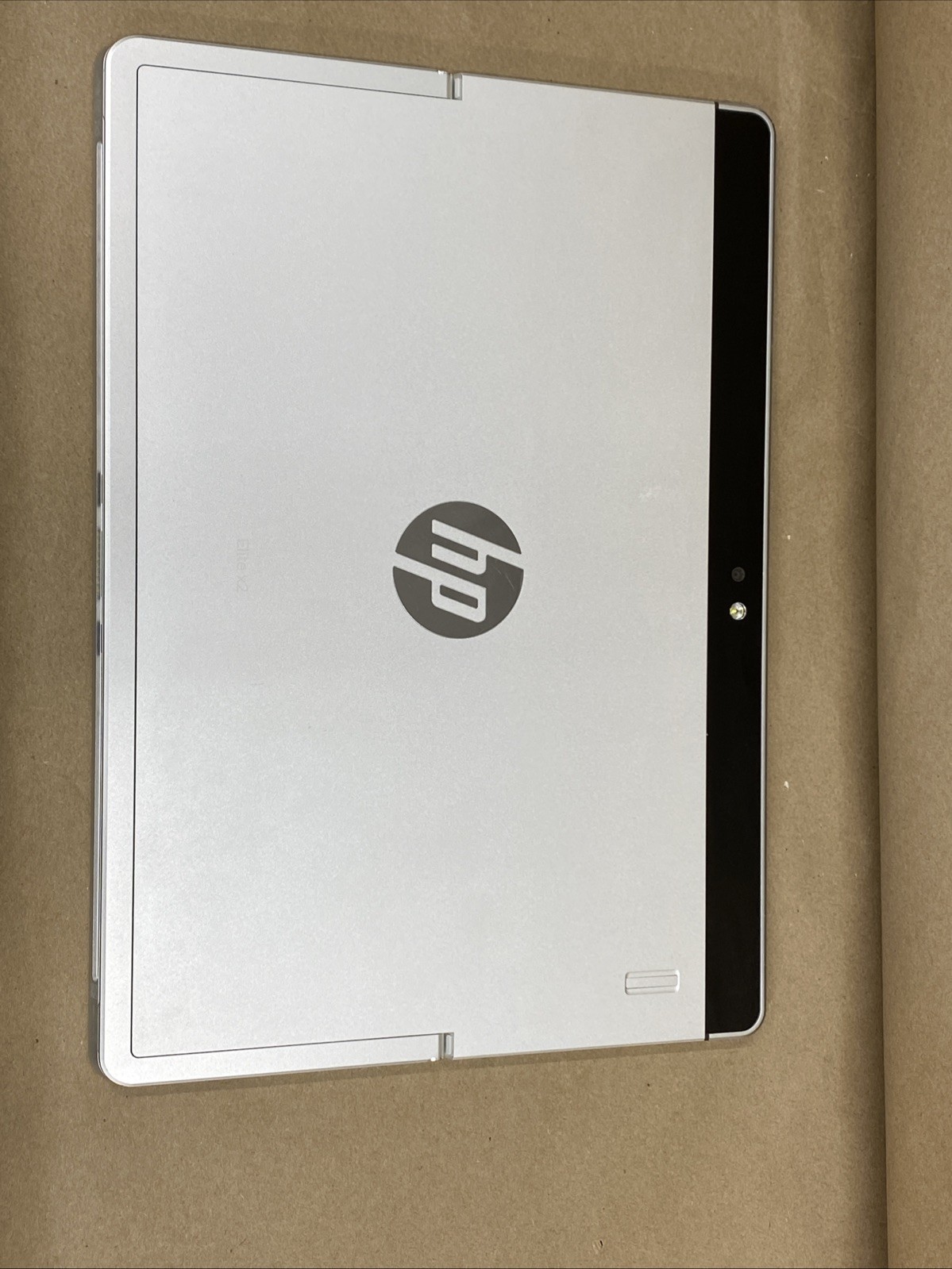 HP x2 1012 G1 – 12″ FHD – m7-6Y75 – 8GB – 256GB SSD – Win 10 Pro – Bad Battery