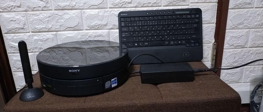 VAIO TV Side PC VGX-TP1QS Round shaped computer Intel Core2Duo Windows10 n02