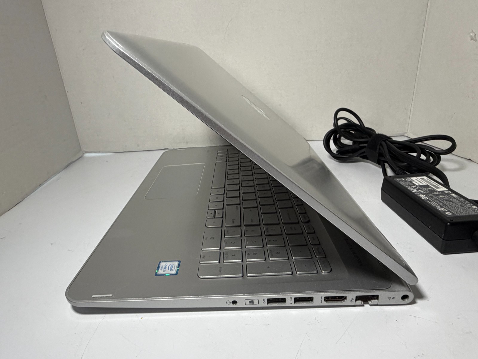 HP Envy x360 M6 2-in-1 TOUCH 15.6″ i7-6500u 8GB 256GB SSD- M6-W105dx- READ!!!