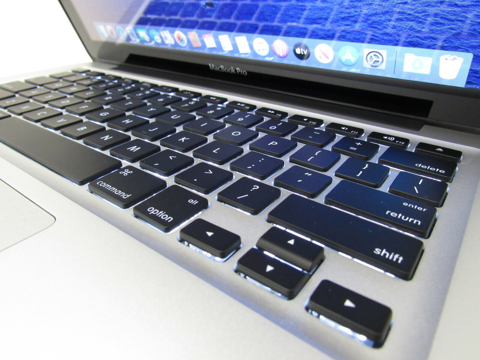 Apple MacBook Pro 13″ A1278 (Mid 2012) – Core i5 2.5GHz, 8GB RAM, 256GB SSD